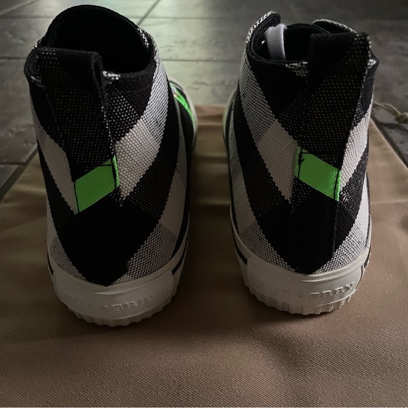 Burberry Bourne M Hi Fluo Hightop Black/Neon Green Sneakers . US 11 Euro 41 New - Picture 4 of 5